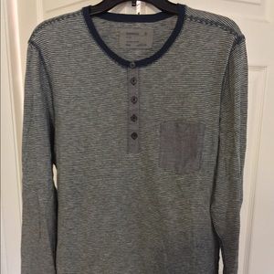 American Eagle Men’s Knit long Sleeve